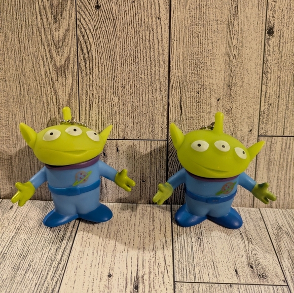 Other - Alien Figurine Set - Green and Blue Keychain 2" Tall Set Of Two